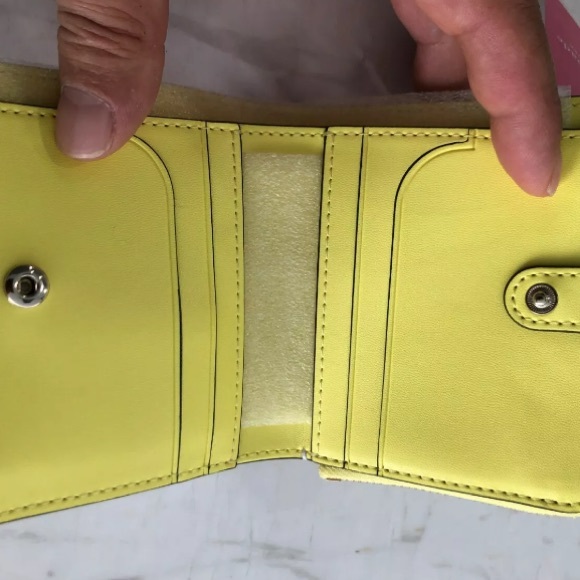 Kate spade Archie comic riverdale wallet yellow - Picture 5 of 8